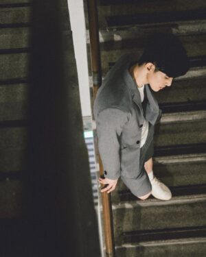 Marcus Chang Instagram - Time machine.

👔: @clubmonaco
Photographer: @autumnscope
makeup: @prettycool_makeup
hair : @tim7312

#clubmonaco #ootd #interstellar #tesseract