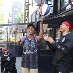 Marcus Samuelsson Instagram - Streaming now exclusively on the YES App: Home Plate New York featuring members of the @harlemglobetrotters!

Watch "Jet" Rivers & "Hot Shot" Swanson join @marcuscooks in the kitchen at the iconic @sylviasrestaurant. Link to download in bio.

📸: E.H. Wallop