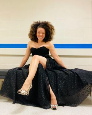 Marcy Harriell Instagram - 💗thank you Toronto💗
Dress by me (glorious drapey flocked chiffon from @chicfabric , swipe to see it move!)
Video by @jpegjsca 🤗
#thebespokebelter #markmorrisdancegroup #imademyclothes #meridianhall #blackgown