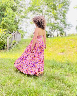 Marcy Harriell Instagram - I am coming from the past to tell you there are two present days of summer left and probably some future heat too
💗swipe to see my favorite dress I sewed this summer, designed and stitched one fine June day on a porch on West Virginia 🌞
#isew #sewistsofinstagram #summervibes #waxprint