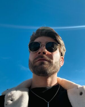 Marek Lambora Instagram - Zaznamenávám první slunečnej den, v uších tuhle pecku a na žádný mrazy už nejsem zvědavej🙌🏻

{Na testovaném subjektu před slunečními paprsky je vidět už po pár vteřinách hned několik změn😌}

#finally