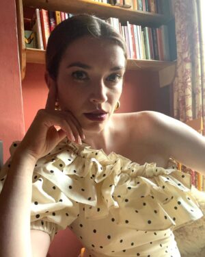 Margaret Clunie Instagram - Evening light…really highlighting Tom’s Wilbur Smith collection✨