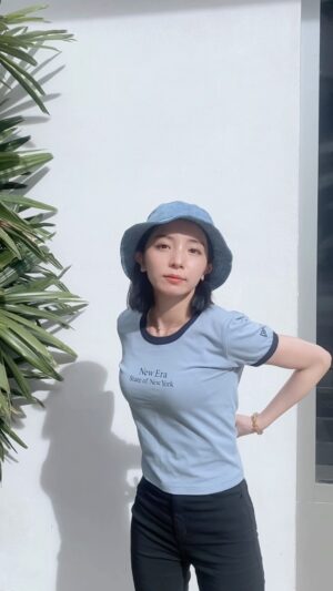 Mari Iriki Instagram - T-shirt👕
Bucket hat👒
@newerajapan 
水色な日。
#newera