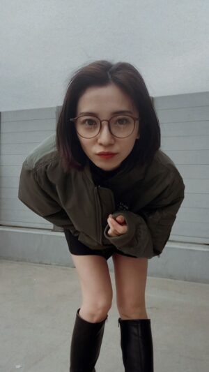 Mari Iriki Instagram - 最近の私服。

アウターは @pacific_golfclub 
MA-1 JACKET 
90年代を意識したシルエット
可愛すぎる。
ゴルフブランドだけど
普通に着ちゃう。

#pacificgolfclub #golf #golfwear #fashion #私服 #コーデ
