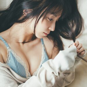 Mari Iriki Instagram - 2023年
たくさんのありがとう、を込めて。

年末だから
この1年を振り返っていたけど
語彙力ないこと言ってもいいかな？

あー楽しかった♡！笑

皆様
ありがとうございました
良いお年をお迎えください🎍
また来年！

15周年記念 デジタル写真集『 #恋の次 』
ドラマ『 #勝利の方程式 』 @houtei_drama 
ミュージカル『 #浜村渚の計算ノート 』 @hamamuranagisa_musical 
『 #週刊現代 』 #グラビア
ドラマ『 #蜜と毒 』 @addict_bs7ch 

#2023 #写真集 #グラビア #ドラマ #勝利の法廷式 #蜜と毒 #入来茉里 #ミュージカル