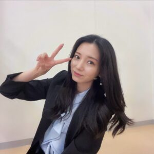 Mari Iriki Instagram - 2023年
たくさんのありがとう、を込めて。

年末だから
この1年を振り返っていたけど
語彙力ないこと言ってもいいかな？

あー楽しかった♡！笑

皆様
ありがとうございました
良いお年をお迎えください🎍
また来年！

15周年記念 デジタル写真集『 #恋の次 』
ドラマ『 #勝利の方程式 』 @houtei_drama 
ミュージカル『 #浜村渚の計算ノート 』 @hamamuranagisa_musical 
『 #週刊現代 』 #グラビア
ドラマ『 #蜜と毒 』 @addict_bs7ch 

#2023 #写真集 #グラビア #ドラマ #勝利の法廷式 #蜜と毒 #入来茉里 #ミュージカル