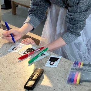 Mari Iriki Instagram - 本日 1/16発売号
FLASH にグラビアが掲載されています
今回は
日常に近い恋人との時間でナチュラルな女性らしさをイメージ。
でも、

『イケナイ魅力に溺れていたい。』

ですって。🫣
そんな言葉をページに書いて頂きました。

4名様にサイン入りチェキが当たるので
FLASHを買って、ぜひご応募してね
締切は1月23日まで

感想 待ってます☺️

hand nail @cochunail 
foot nail @huul_beaut 
facial エステ @faceline_plus 
　　　担当 @hiii__sasaki 
body メンテ @m.plus 

#グラビア #flash #gravura #ドラマ #蜜と毒 #入来茉里 #japan #japanesegirl
