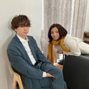 Mari Iriki Instagram - クランクアップの日は
合成みたいな綺麗な空でした。

ドラマ『蜜と毒』
昨日のオンエアで無事に全10話放送。
ありがとうございました。

初めての主演ドラマ
素敵なキャスト・スタッフの皆様のおかげで
一生記憶に残る
良い経験をさせて頂きました。
柏屋コッコ先生の原作の力をお借りして
濃い内容で、濃い日々でした☺️
たくさんの挑戦もさせてもらいました。

感謝…マチコありがとう。

これからも
愛情を注げる役に出会えますように
精進していきます。

と、お別れの気持ちで溢れる今ですが
お知らせがあり
BSテレ東で放送してきました ドラマ『蜜と毒』
4月9日からは
地上波 テレビ東京にて
毎週火曜27時25分〜
放送されることになりました👏

地上波 ありがとうございます

☺️
thank you
@addict_bs7ch 
@s_shiraishikun 
@reiya_masaki 
@rinka_ootani 
@itakuratakeshi
