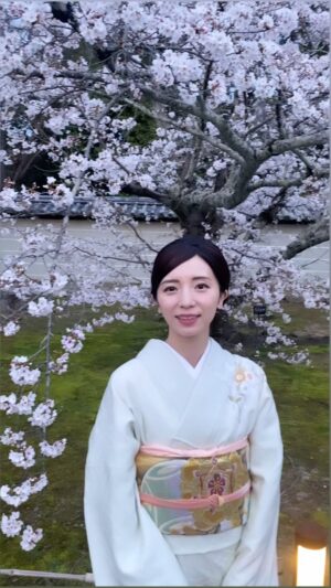 Mari Iriki Instagram - 👘🌸

#京都 #kyoto #着物 #kimono #和装 
#桜 #sakura #cherryblossoms #櫻花 
#仁和寺 #ninnaji #寺 #花見 #hanami 
#japan #japanesegirl #japaneseculture 
#春 #spring #japantrip