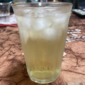 Mari Nishio Instagram - 皆さん。初日ご来場頂きありがとうございました。
コロナ禍、感染者も増えてると言う中で、劇場へ足をお運びくださり本当に本当にありがとうございました！
ここからキャスト、スタッフ一丸となって走り抜きます‼️

初日乾杯🍻

@siscompany_stage 
#ザ・ウェルキン