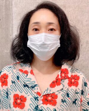 Mari Nishio Instagram - @vogua_hair さんで阿波連さんにスッキリさせていただきました。今回はマンドリン弾いてる謎のショットです。
@vogua_hair 
@voguaboss 
#ふざけた美容師
#ふざけたお客
#ビフォーの人捕まっちゃったの？
#スッキリ感半端ない