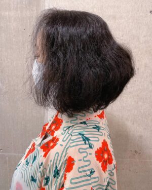Mari Nishio Instagram - @vogua_hair さんで阿波連さんにスッキリさせていただきました。今回はマンドリン弾いてる謎のショットです。
@vogua_hair 
@voguaboss 
#ふざけた美容師
#ふざけたお客
#ビフォーの人捕まっちゃったの？
#スッキリ感半端ない