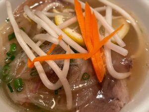 Mari Nishio Instagram - @restaurantsaigonvietnam ベトナム料理サイゴンさんへ行ってきました。
正直なところ、私、ベトナム料理って、ボンヤリしていました。タイ料理とか、中華とかハッキリと分かる感じではなく、、、、、。
そして本日衝撃を受けました。好き！好きですベトナム料理🇻🇳！そしてここの味付けが本当に美味しい‼️パインミーのパンやばいですね🥖試行錯誤してパンはお取り寄せしているそうです。(美人女将談😊)
蒸し春巻き、皆さん食べたことありますか？これまたトロリとして美味しい！
夜はまた楽しそうなメニューとなってます。
うぁーんさっき食べたばかりなのにもう食べたいです！
美人女将、どうもありがとう！
@restaurantsaigonvietnam 
@takakiyokatura