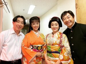 Mari Nishio Instagram - 女の一生初日です‼️スタッフ、キャスと、一丸となって突っ走ります‼️最高のカンパニー❤️❤️❤️❤️❤️
最高の戯曲❤️❤️❤️❤️❤️❤️❤️
#大竹しのぶさん
#女の一生
#新橋演舞場
#4兄妹
#演劇って凄いよね
#右の人は大森南朋さんじゃないよ