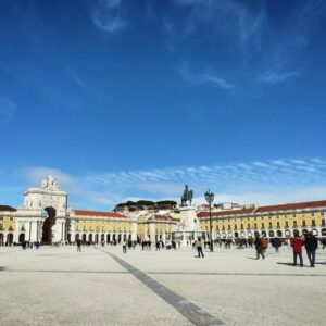 Mari Yamazaki Instagram - Praça do Comércio  Lisboa