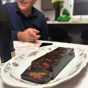 Mari Yamazaki Instagram - イタリアの友人宅で大好評のwagashi asobi Tokyoのドライフルーツ羊羹