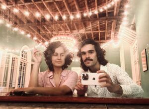 Maria Beraldo Instagram - @zeibarra e eu trocamos figurinhas há um tempão, desde antes da enxurrada bala desejo a gente volta e meia troca umas conversas de composição, olha pra linhas do tempo, fala das músicas lindas do nosso país e sempre curti muito nossos papos e o mundo de música que o Zé emana. hoje e amanhã vou ter a alegria de participar do seu show na querida @casadefrancisca . vamos tocar umas dele, umas minhas e umas do mundo, e to muito alegre com esse encontro, e de poder ouvir Zé cantar! 

✨