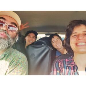 Maria Beraldo Instagram - SAIU! 🎣 "Repescagem" é o quarto disco da Quartabê. Celebrando dez anos de uma existência horizontal, colaborativa e coletiva-- o que não é nada fácil. Celebrando mais uma vez nosso querido professor Dorival Caymmi, agora também nas vozes preciosas de Mart'nália e Ná Ozzetti, diamantes da voz. Celebrando as chegadas aos quarenta dessa eterna turma de escola. Celebrando o Oceano Atlântico e todo o seu mistério. 

Andamos por andar e todo o caminho deu no mar.

FICHA TÉCNICA

Quartabê é:
Joana Queiroz - clarinete, clarone, violão e voz
Maria Beraldo - clarinete, clarone, violão e voz
Mariá Portugal - bateria, violão e voz
Chicão - teclas, violão e voz

Participações Especiais:
Ná Ozzetti - voz em “Maricotinha”
Mart'nália - voz em “Eu cheguei lá”
Fred Ferreira - viola em “Maricotinha”

Gravado no Estúdio do Tó, por Tó Brandileone em agosto de 2023.
Misturado por Ricardo Mosca e masterizado por Carlos Freitas, no Classic Master.
Arte por Deborah Salles/ desenho gráfico por Maria Cau Levy 
Assessoria de imprensa por Francine Ramos 
Lançado pelo selo RISCO (2024)
Gerenciado pela Uirapuru Produtora

1 - Foto por Annalena Kramer
2 - Selfie numa das tantas viagens nos carro do Chicão, nós e os clarinetes todos.
3 - Foto por Luiza Filippo
4 - foto por Jemima Tuany
5 - Capa "Repescagem" por Deborah Salles
