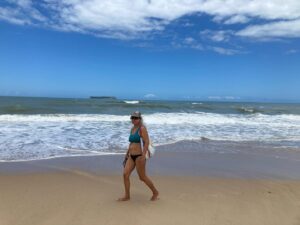Maria Beraldo Instagram - silvinha e o mar
70 anos da pessoa mais importante da minha vida,
que por sorte é a melhor das referências que eu poderia ter.
feliz aniversário, mãe
minha admiração por - e agradecimento a - vc têm o tamanho desse mar que você tanto gosta. 
seu caminho é lindo
e é além de tudo uma grande alegria te ver vivendo!
te amo muito
muito obrigada por tudo q você me ensina desde sempre e cada dia mais. e pelos caminhos que você abriu e abre pra todas nós.
queria muito estar aí junto com você! mas estou aqui junto com você. 

um beijão!
feliz 70!
que coisa mais linda!
