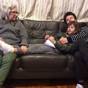 Maria Beraldo Instagram - silvinha e o mar
70 anos da pessoa mais importante da minha vida,
que por sorte é a melhor das referências que eu poderia ter.
feliz aniversário, mãe
minha admiração por - e agradecimento a - vc têm o tamanho desse mar que você tanto gosta. 
seu caminho é lindo
e é além de tudo uma grande alegria te ver vivendo!
te amo muito
muito obrigada por tudo q você me ensina desde sempre e cada dia mais. e pelos caminhos que você abriu e abre pra todas nós.
queria muito estar aí junto com você! mas estou aqui junto com você. 

um beijão!
feliz 70!
que coisa mais linda!
