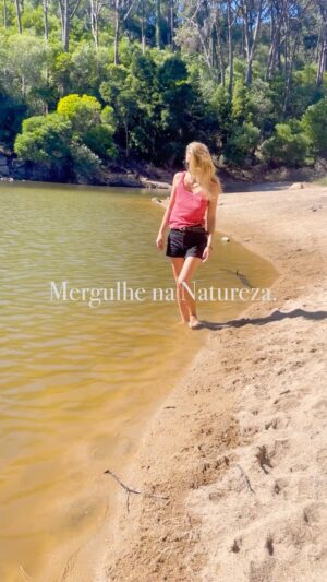 Maria Dias Instagram - Ao perdermos o contacto com a Natureza perdemos o contacto connosco e com os outros. Reconecte-se. Vá a lagos, cascatas, florestas, bosques, quintas, à praia. Saia do betão, nem que seja por uma hora. 💚