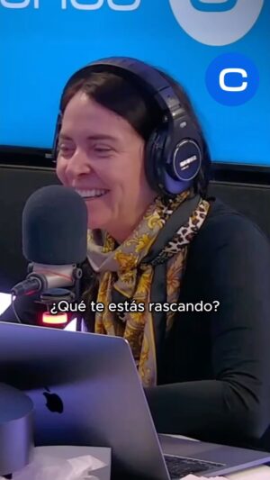 María Elena Dressel Instagram - Nuestro @marcosimu sacó los prohibidos en #NadaEsTanGrave 👀.

👉🏻 Sólo @elenadressel fue capaz de lograr esta hazaña en el programa de hoy.

✨ No te pierdas risas y noticias en #NadaEsTanGrave de lunes a viernes de 07:00 a 10:00 horas en la 88.5 y envivo.concierto.cl.

¡Nos escuchamos y vemos el miércoles!