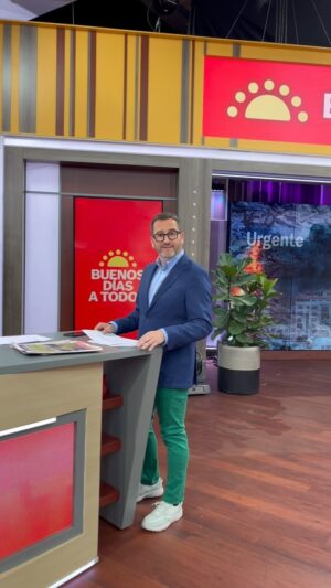 María Elena Dressel Instagram - ¡Ya se viene el @buenosdiasatodoscl! ☀️ 

Y hoy tenemos muchos temas interesantes para ti ✨ desde las 8am junto a @fuentesilva @marigodoyibanez @elenadressel y @kevinfelgueras 👏🏼