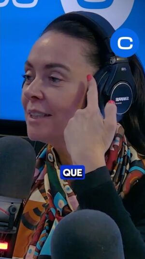 María Elena Dressel Instagram - ¿Intentaron ponerse al día con la juventud nuestros conductores de #NadaEsTanGrave? 🤨🫢.

👉🏻 Marco Silva y María Elena Dressel descubrieron qué es el famoso “mewing” y de dónde proviene la tendencia. 

👀 Ni te pierdas #NadaEsTanGrave de lunes a viernes de 07:00 a 10:00 horas en la 88.5 y envivo.concierto.cl.