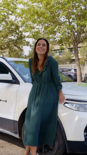 María Elena Dressel Instagram - Activa tu GPS y no te pierdas un nuevo capítulo de #LlevandoWeones 😯

Ponte cómodo y disfruta de  un nuevo viaje junto a LUA, @rosario.la.bravo , @blumelbarbara y @elenadressel 🔋🚙

¡No te lo pierdas! Aquí y en todas nuestras plataformas

#Carpool #Electromovilidad #Publicidad  #SomosLitioSomosFuturo