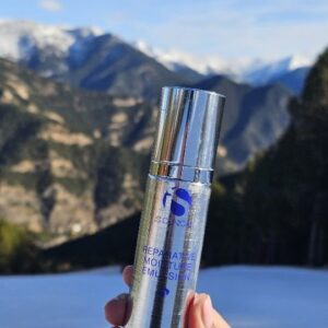 María Elena Dressel Instagram - Mis amores, paso a recomendarles una vez más esta línea de @isclinical_southamerica infalible para dejar la piel radiante invierno y verano!!!
Cleansing Complex Polish
Pro-heal Serum Advance
Reparative Moisture Emulsion
Youth Eye Complex 
Eclipse SPF 50 

La combinación perfecta 👌