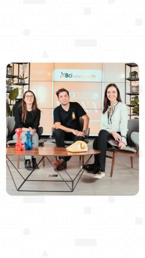 María Elena Dressel Instagram - Hoy conversamos con Bárbara Navarrete de Políticas de Riesgo Pyme de @bancobci y Fernando Costa de @curacaribs sobre las mejores alternativas para su próxima expansión. ¡Sin duda hay mucha hambre por seguir creciendo! 

Mira todo lo que pasó en este tercer capítulo de #AloElena ☎️