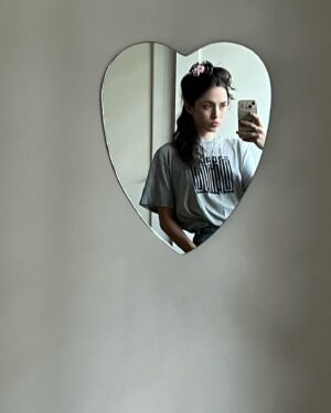 María Evoli Instagram - Martes 30 de abril 2024
Un mes retrógrado
Tengo muchas formas
A veces no entiendo
Las flores me conectan 
Hueles los nardos?