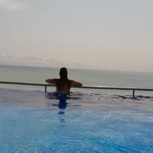 Maria Faleiro Instagram - Olhar o MAR 💙

#mar #piscina #água #mergulhar #vidaéboa #olhar_de_portugal #nossomar #atriz #diaincrivel