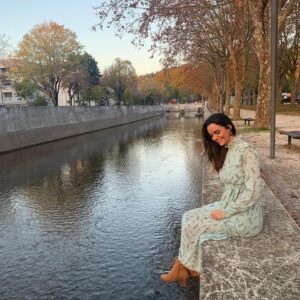 Maria Faleiro Instagram - Esta tranquila cidade abençoada pelo rio Lis e com um castelo de 900 anos repleto de história. Cidade pintada de verde e castanho. Gosto sempre de a visitar, sobretudo pelas pessoas. Deixo-vos o entardecer de Leiria. 
#leiria #leiriaportugal #castelo #riolis #casteloleiria #historia #verde #castanho #entardecer #visitarleiria #portugal #atriz #cidademilenaria #vitalbeauty