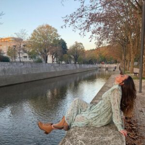 Maria Faleiro Instagram - Esta tranquila cidade abençoada pelo rio Lis e com um castelo de 900 anos repleto de história. Cidade pintada de verde e castanho. Gosto sempre de a visitar, sobretudo pelas pessoas. Deixo-vos o entardecer de Leiria. 
#leiria #leiriaportugal #castelo #riolis #casteloleiria #historia #verde #castanho #entardecer #visitarleiria #portugal #atriz #cidademilenaria #vitalbeauty