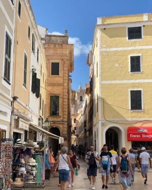 Maria Faleiro Instagram - Postais de Menorca 🇪🇸 

#menorca #baleares #verao2023 #postais #viajar #ciutadellademenorca #cala #calaturquesa #barco