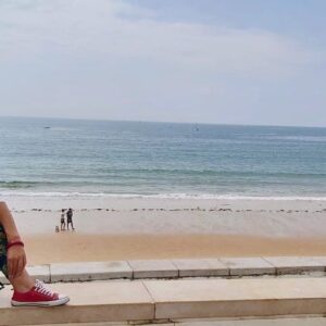 Maria Faleiro Instagram - Sobre dias e locais bonitos. Viajar é um dos grandes prazeres da vida que pode marcar-nos quando em boa companhia. Bom domingo. 
#tbt #diasbonitos #mar #azul #verde #viajar #descobrirportugal #domingo #portugal #atriz