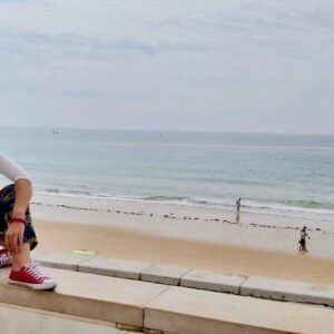 Maria Faleiro Instagram - Sobre dias e locais bonitos. Viajar é um dos grandes prazeres da vida que pode marcar-nos quando em boa companhia. Bom domingo. 
#tbt #diasbonitos #mar #azul #verde #viajar #descobrirportugal #domingo #portugal #atriz