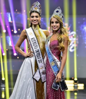 Maria Fernanda Rivero Instagram - Hoy culmina una de las etapas más lindas que pude vivir, me despido con el corazón lleno de gratitud y orgullo. Ha sido un honor para mi representar la belleza y diversidad de nuestro país, cada momento vivido fue invaluable! 
El ser su Miss Bolivia Mundo ha sido una experiencia transformadora llena de aprendizaje y crecimiento personal. 
Agradezco a mi familia, amigos, mi organización y a todos ustedes quienes han sido parte de esta linda experiencia en especial a mis bolivianos por su inquebrantable apoyo y amor. 
Siempre llevaré conmigo estos recuerdos y el compromiso de seguir contribuyendo al mundo con amor y esperanza!
A mi sucesora, le deseo todo el éxito y felicidad en esta maravillosa aventura. Sé que llevará nuestra corona con gracia y dedicación, continuando con el legado de representar lo mejor de Bolivia ante el mundo. 🤍