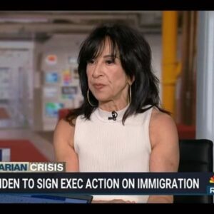Maria Hinojosa Instagram - Maria joined Ana Cabrera today on @msnbc to discuss President Biden’s newly issued  executive order impacting migrants and asylum seekers at the southern border. Watch for Maria’s thoughts on what the White House says are “new actions to secure our border” which includes “barring migrants who cross the southern border unlawfully from receiving asylum when the southern border is overwhelmed…” What do you think of this new executive order? Let us know in the comments —Team MH