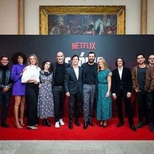 Maria João Pinho Instagram - O João Pedro Vaz e eu a contrariarmos as nossas personagens Ramiro e Sofia. Obrigada João❤️ #glorianetflix 

@netflixpt @spi_oficial @glorianetflixpt #sofia&ramiro
