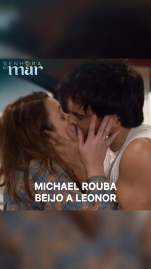 Maria João Pinho Instagram - 𝗦𝗘𝗡𝗛𝗢𝗥𝗔 𝗗𝗢 𝗠𝗔𝗥 | O Michael tem o dom de tornar os dias da Leonor mais… Quentes! 😂😏🔥 

#sic #sicnovelas #novelas #senhoradomar #episodio #ficcao #beijo #atracao #desejo #tentacao #calor