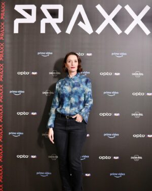 Maria João Pinho Instagram - Estreia hoje na @primevideopt a segunda temporada da série “PRAXX” , realizada pela maravilhosa @pat.sequeira e produzida pela @santaritafilmesportugal .

É sempre bom voltar a estar com esta equipa e com estas “filhas”.

📸 @marcofonseca_photo // SIC

@primevideopt @opto.sic @sicoficial @santaritafilmesportugal @artistglobalmanagement