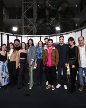 Maria João Pinho Instagram - Estreia hoje na @primevideopt a segunda temporada da série “PRAXX” , realizada pela maravilhosa @pat.sequeira e produzida pela @santaritafilmesportugal .

É sempre bom voltar a estar com esta equipa e com estas “filhas”.

📸 @marcofonseca_photo // SIC

@primevideopt @opto.sic @sicoficial @santaritafilmesportugal @artistglobalmanagement