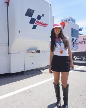 María Lamela Instagram - 🏍️Me estalla el ilusionómetro 🏍️ muy muy agradecida de estar aquí a @lasexta 💚💚💚 @motogp