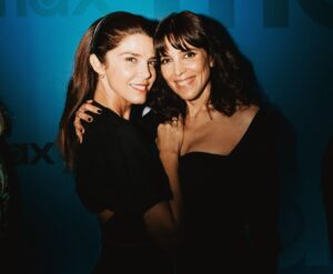 María Luisa Mayol Instagram - Gracias @hbomaxes. Linda noche celebrando la grandeza de lo ya hecho y la ilusión de lo que está por venir. 
Gracias @davidxdyp por ser tan maravilloso. Qué suerte tengo de tenerte cerca. Eventazo de alto nivel @dypcomunicacion, los mejores SIEMPRE 🌟
Gracias @victorlafuentephoto por las lindas fotos. 

Gracias siempre al mejor equipo del mundo mundial  @capelliercapellier @elleme @ysl @robertosiguero @lucerohurtadonails @albanavamakeup @lancomeofficial @beautyexpertlancome @melturlay @nenasanzraab @kuranda_agencia @noeliasalc @adelaidecarlo