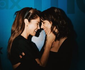 María Luisa Mayol Instagram - Gracias @hbomaxes. Linda noche celebrando la grandeza de lo ya hecho y la ilusión de lo que está por venir. 
Gracias @davidxdyp por ser tan maravilloso. Qué suerte tengo de tenerte cerca. Eventazo de alto nivel @dypcomunicacion, los mejores SIEMPRE 🌟
Gracias @victorlafuentephoto por las lindas fotos. 

Gracias siempre al mejor equipo del mundo mundial  @capelliercapellier @elleme @ysl @robertosiguero @lucerohurtadonails @albanavamakeup @lancomeofficial @beautyexpertlancome @melturlay @nenasanzraab @kuranda_agencia @noeliasalc @adelaidecarlo