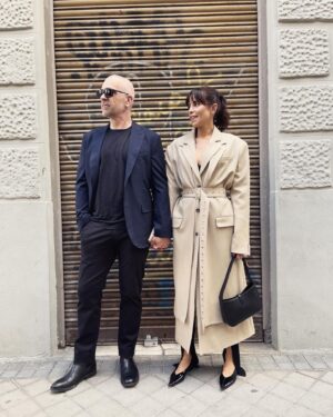 María Luisa Mayol Instagram - Exterior, calle. 
Antes de la premier de “Las largas sombras” una serie maravillosa con unas interpretaciones majestuosas. 
Bravas todas.! 10 de mayo por @disneypluses no se la pierdan! 

Thank you to all the team:
Clothes by @capelliercapellier by @rokhofficial @hm @ysl 
photography @eduramirezc 
Nails @lucerohurtadonails 
Make up @robertosiguero @beautyexpertlancome @lancomeofficial 
@nenasanzraab 
@kuranda_agencia 
#premier #makeup #laslargassombras #madrid #actriz