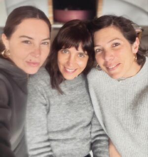 María Luisa Mayol Instagram - Un poco de París 💙🤍❤️
#familia #primas #niños #paseos #amigos #vacaciones #felicidad #paris #francia