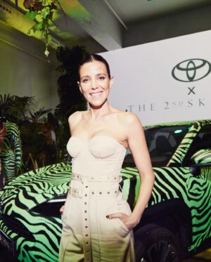 María Luisa Mayol Instagram - Ayer @valytyplace presentó la nueva colaboración de  @toyota_esp con @the2ndskinco BRAVA @alipromesas 💚 enhorabuena por tu profesionalismo. Eventazo! 
#styled by @capelliercapellier  #rokhhm @hm @rokhofficial a limited edition collection of reassembled essentials. 
#makeup @albanavamakeup @beautyexpertlancome @robertosiguero @lancomeofficial @melturlay
📸 @jpageorge